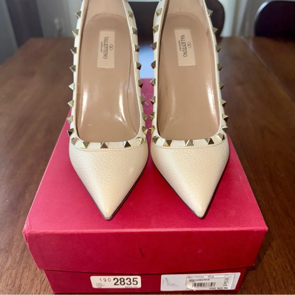 NWT Authentic Valentino Garavani Rockstud Pumps in Ivory - Picture 4 of 8